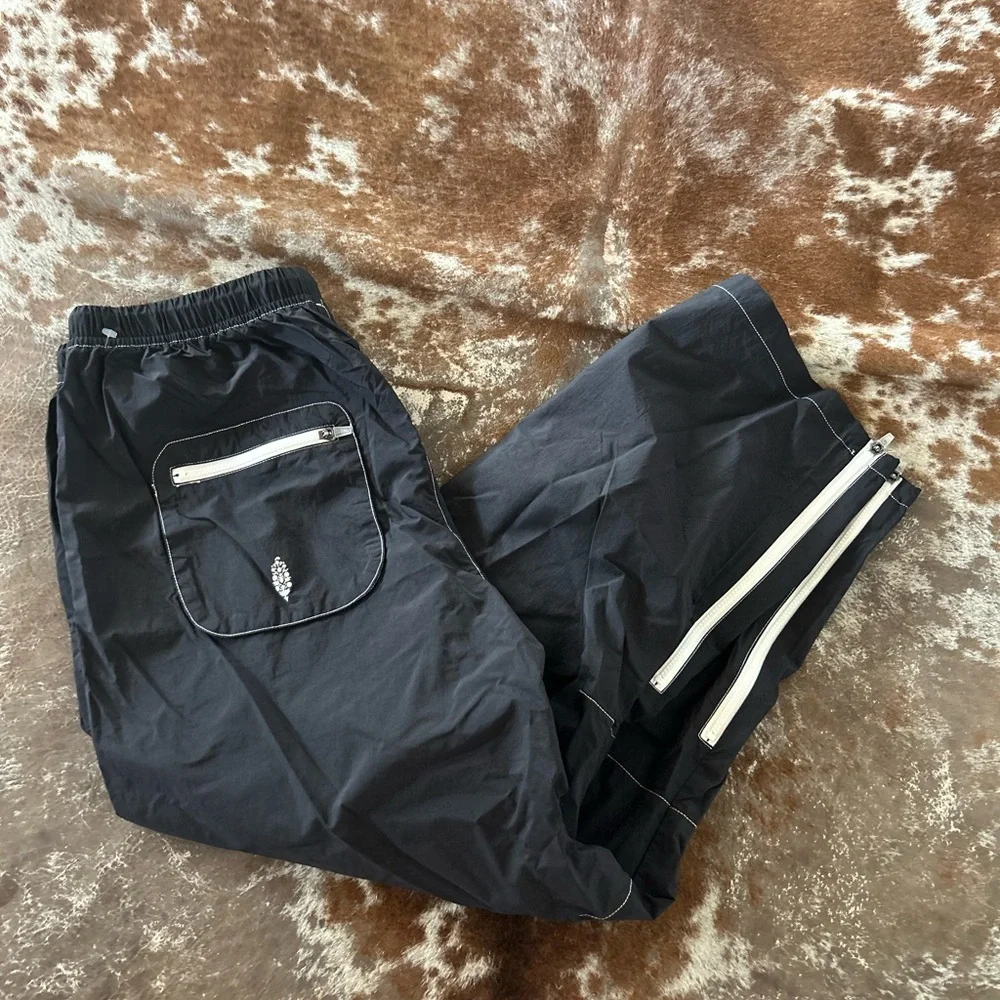 Free People Black Cargo Pants - Picture 6 of 6